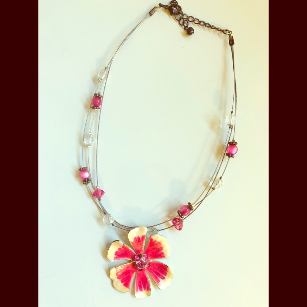Beautiful Floating Illusion Necklace